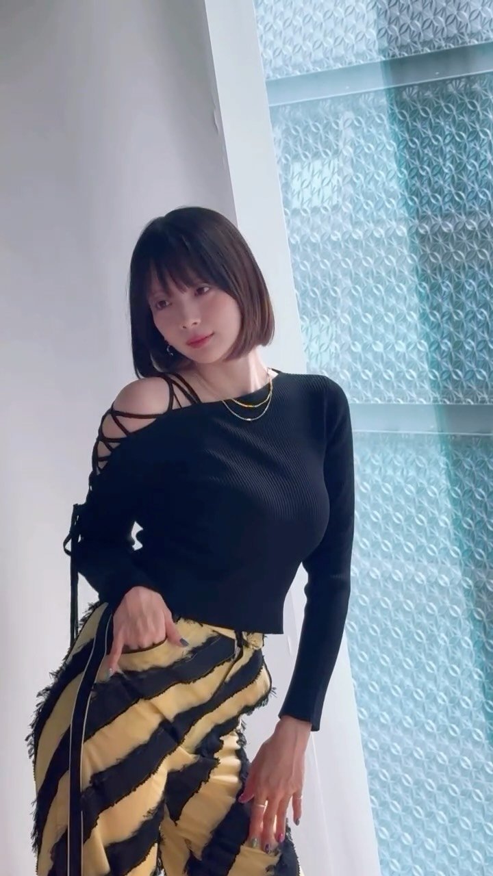 sayaka_okada 게시물 이미지: サンスポで毎G1予想出してるよん🐎

衣装
@murua_official...