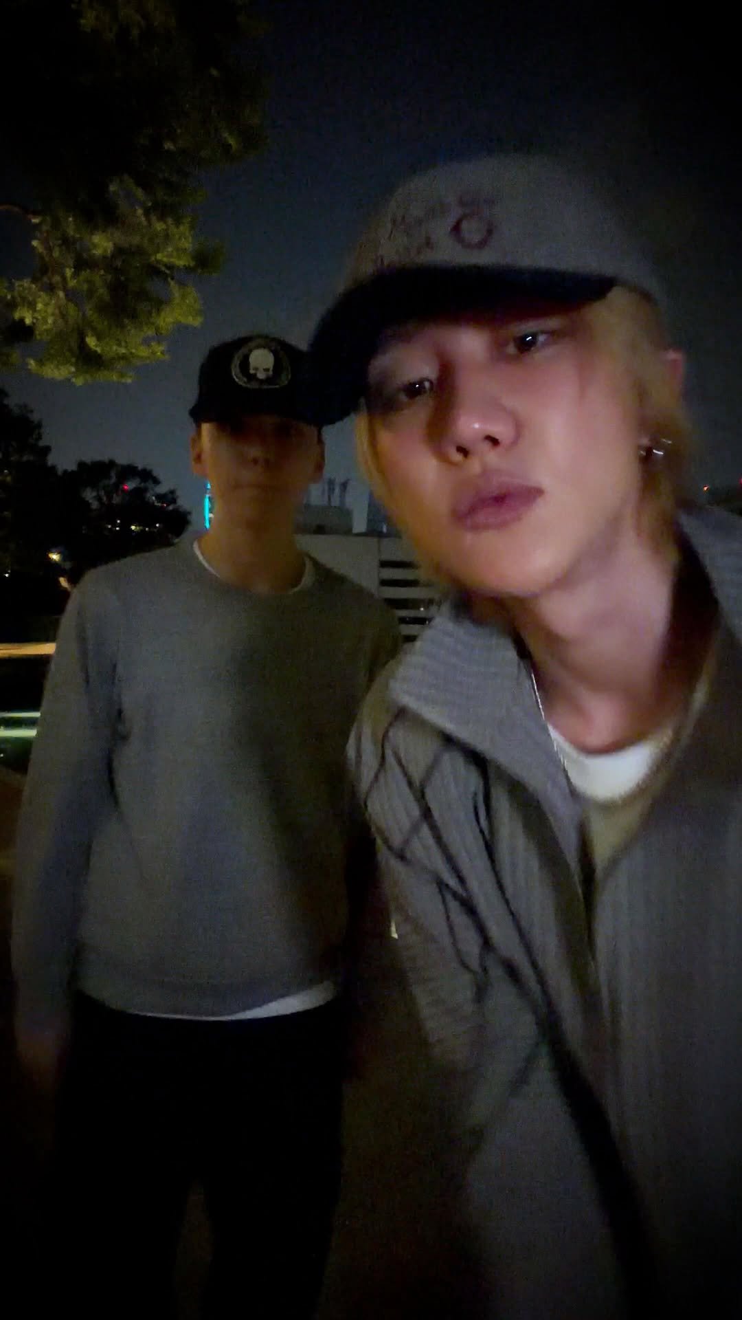 saythename_17 게시물 이미지: hit me 3 times