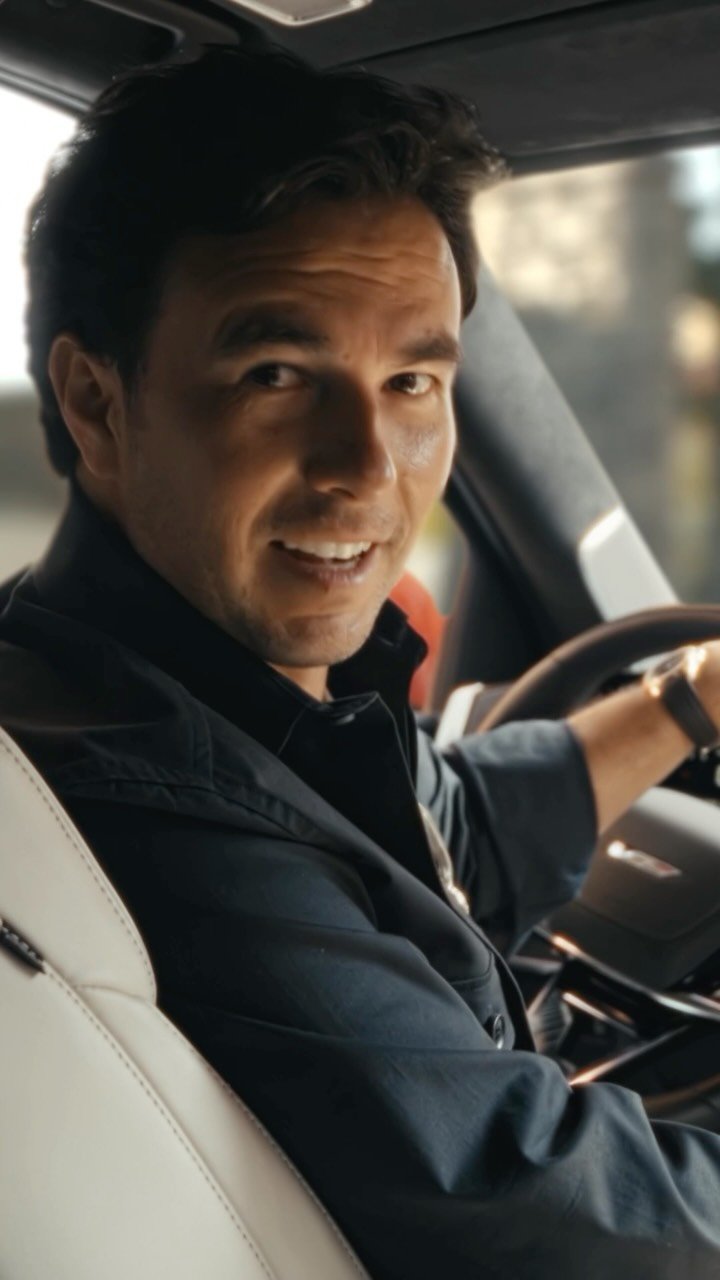 schecoperez 게시물 이미지: @schecoperez knows fast. The Escalade-V does too.