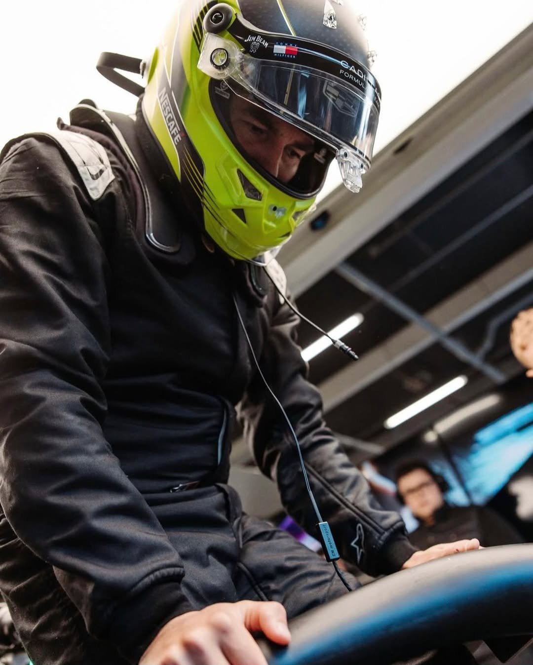 Photo by Checo Pérez on January 16, 2026. May be an image of racing vehicles, helmet and text that says 'AMBEAN e BIN ADI ORMUL'.