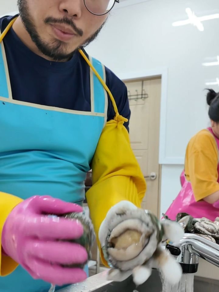 seagood_food 게시물 이미지: 월요일시작

예약 창에 가득 찬 '손질 전복' 주문을 보니 
벌써부터 손목이...