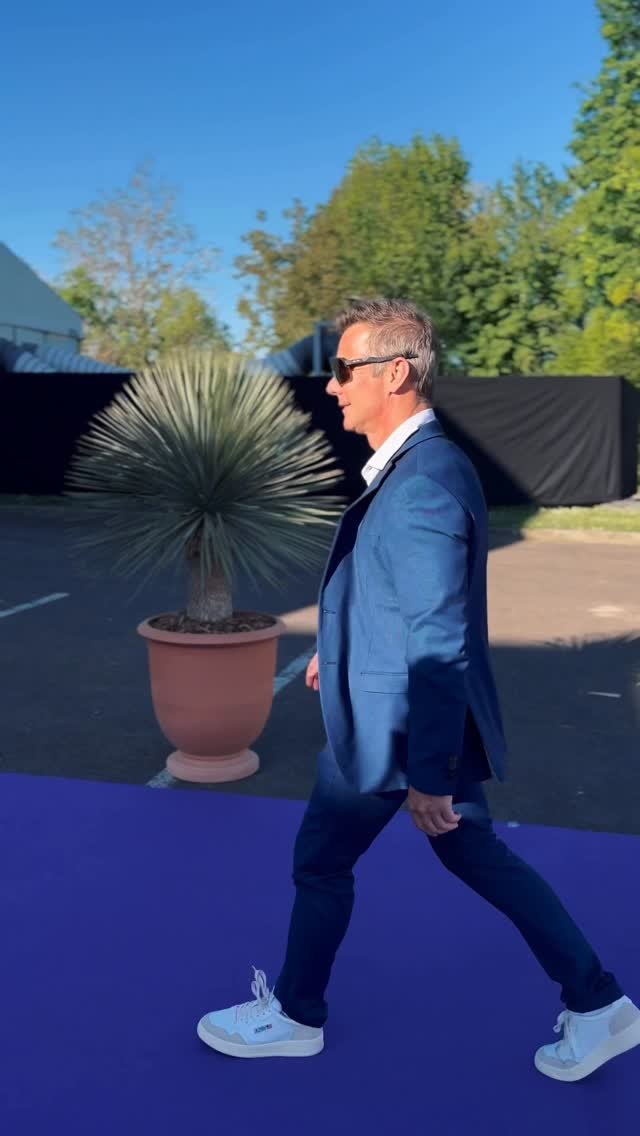 sebloebofficiel 게시물 이미지: Des invités de Prestige sur le tapis violet du...