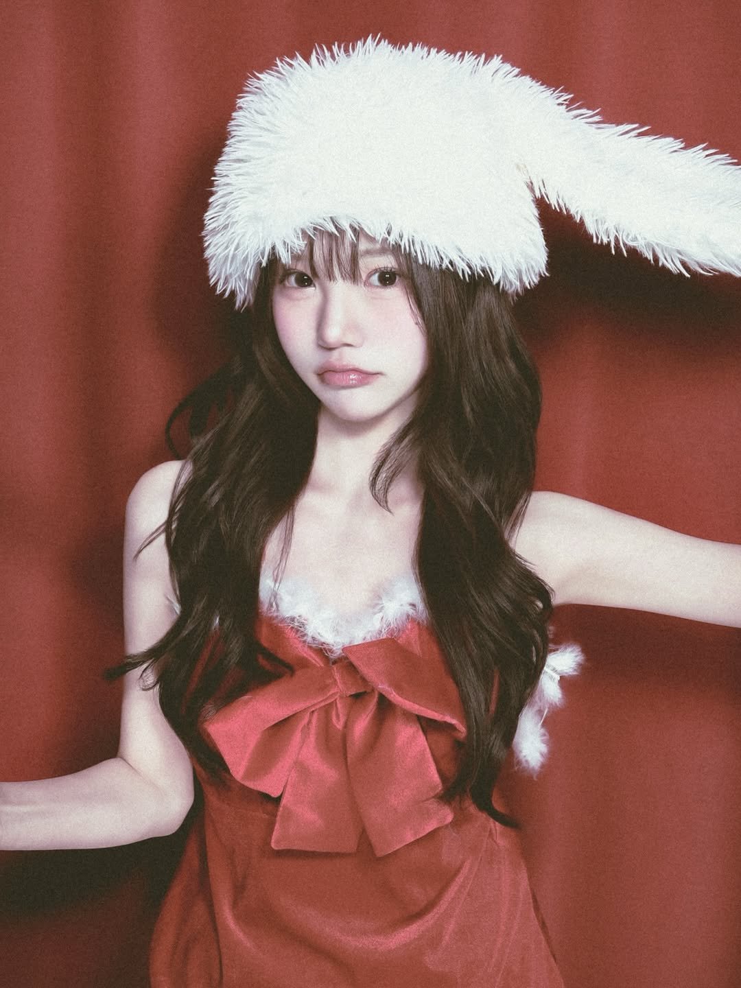 Photo shared by 세니 on December 04, 2025 tagging @cool.cps. May be an image of one or more people, hair, hat and text.