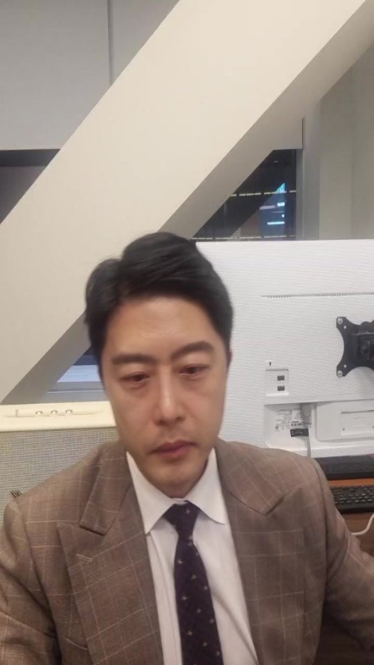 senny_park 게시물 이미지: 네 랩에 잠이 오냐?
일년에 29억은 못벌더라도
1억은 넘게 벌어라.

#박세니...