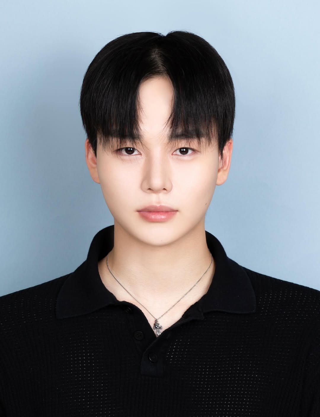 Photo by 김 남희 on January 24, 2026. May be an image of one or more people, bolo tie and text.