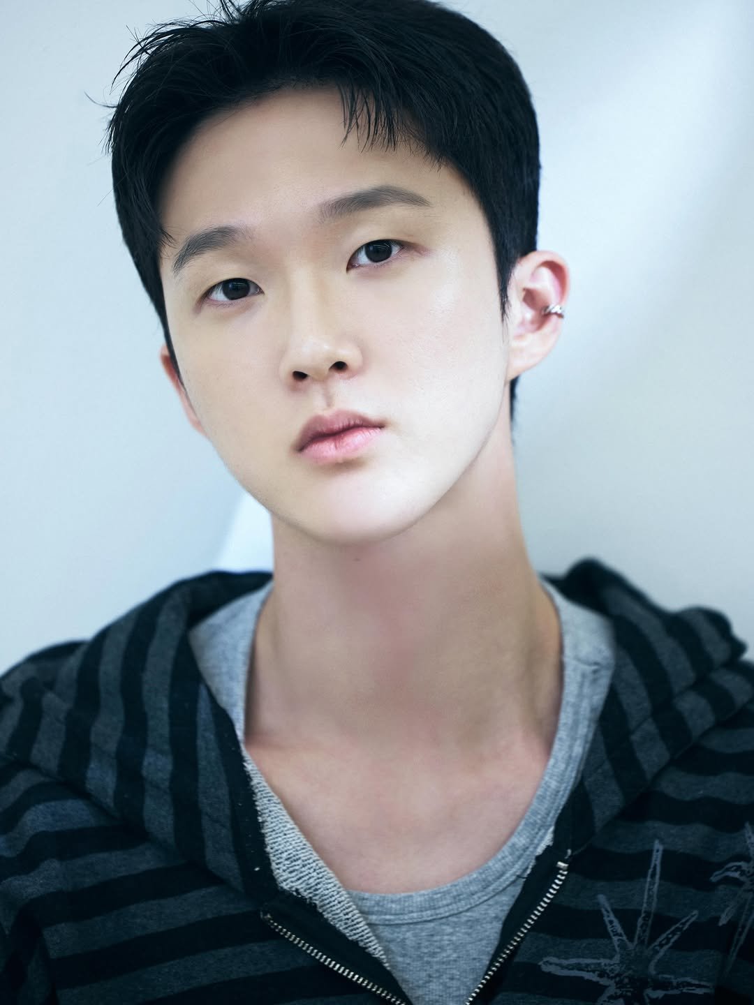 sentimental624 게시물 이미지: 자연광 느낌을 좀 내봤어요.

@gustmd_01 

#프로필 #프로필사진 #프로필스튜디오