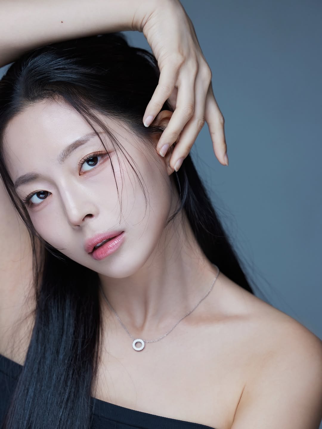 Photo by 김 남희 on September 26, 2025. May be an image of 1 person, makeup, hair and text.