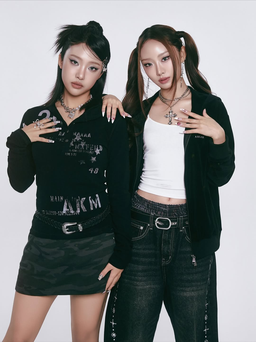 Photo shared by Doz  도즈 on November 25, 2025 tagging @bratz, @hapakristin_kr, @senzz_i, @so____h.n, @ohtnyc, @bbu_arch, @1o.v2, @yoosugon, @hapakristin.global, @duswn_0201, @sae_yy__, @entropymakeup, @aakam.kr, and @sylverlm. May be an image of one or more people, braids and text.