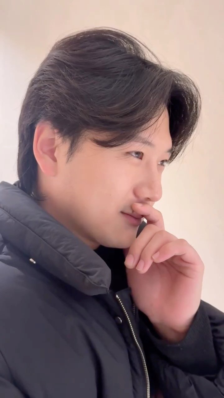 senzz_i 게시물 이미지: 모르는 사람이 내 돈 밟고 있을 때