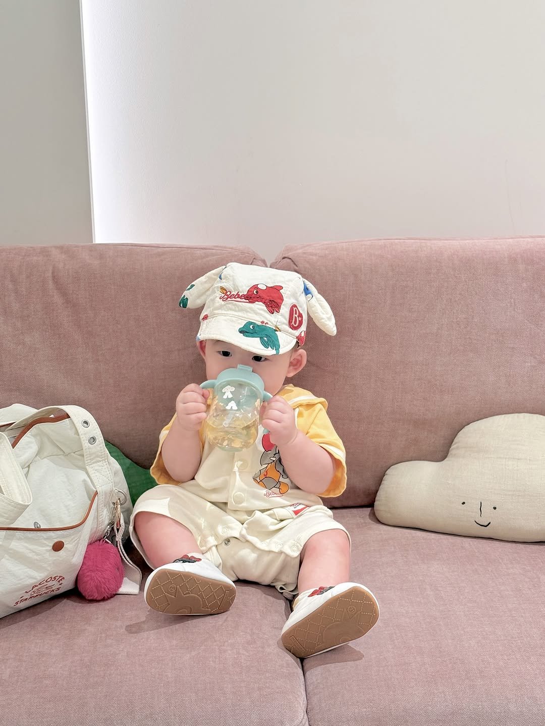 Photo by 헤이리야 : 꿀복맘 | 피부과 출신 육아맘이 소개하는 현실 육아 on August 10, 2025. May be an image of 1 person, baby, toy, diaper and text.
