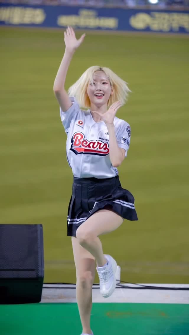 seo_hsss 게시물 이미지: 승요니까 올리고간다 르라하라라핳ㅎ 
핫! 소스! 핫 소스 

#서현숙 #치어리더...