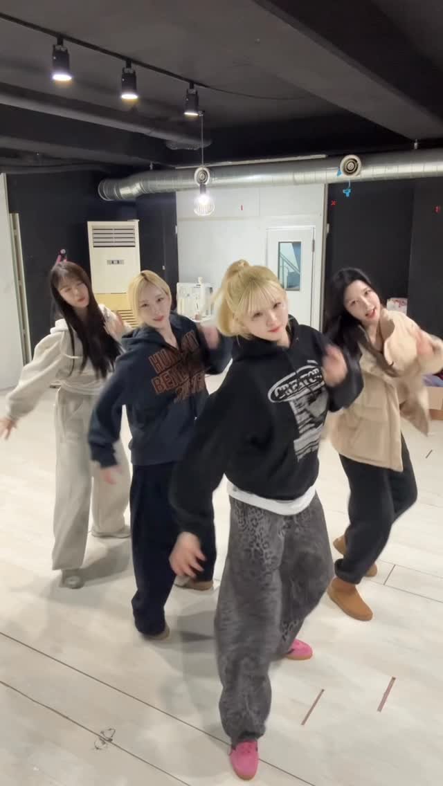 seo_hsss 게시물 이미지: 다 졸여 앙👩‍🍳
#주예지 #서현숙 #안혜지 #류현주 #치어리더