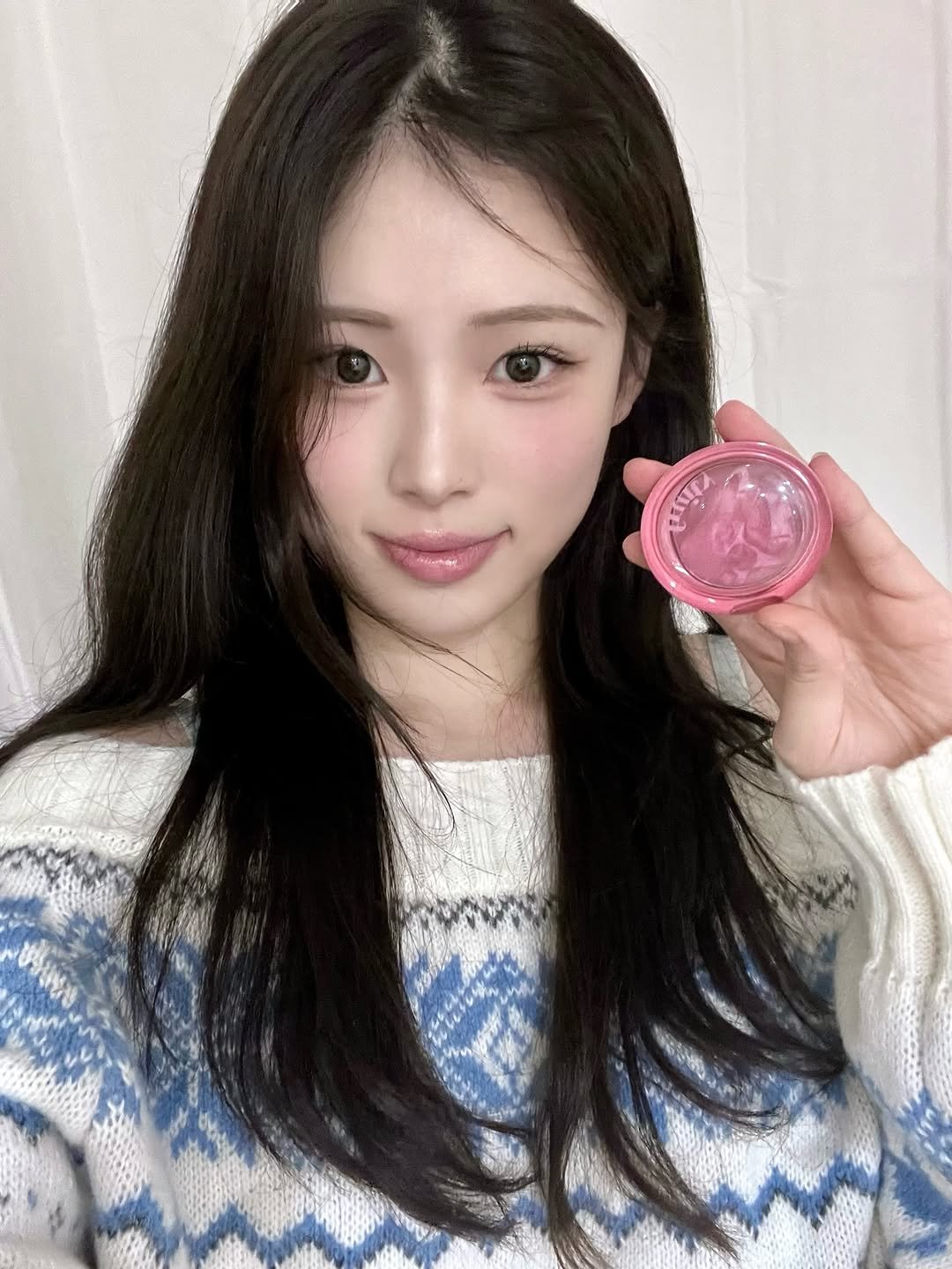 Photo shared by 안민서 on January 04, 2026 tagging @etudeofficial. May be an image of text.