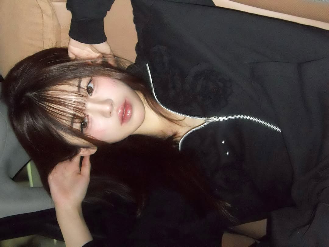 Photo shared by 안민서 on October 09, 2025 tagging @flareup_official. May be an image of one or more people, hair and text.