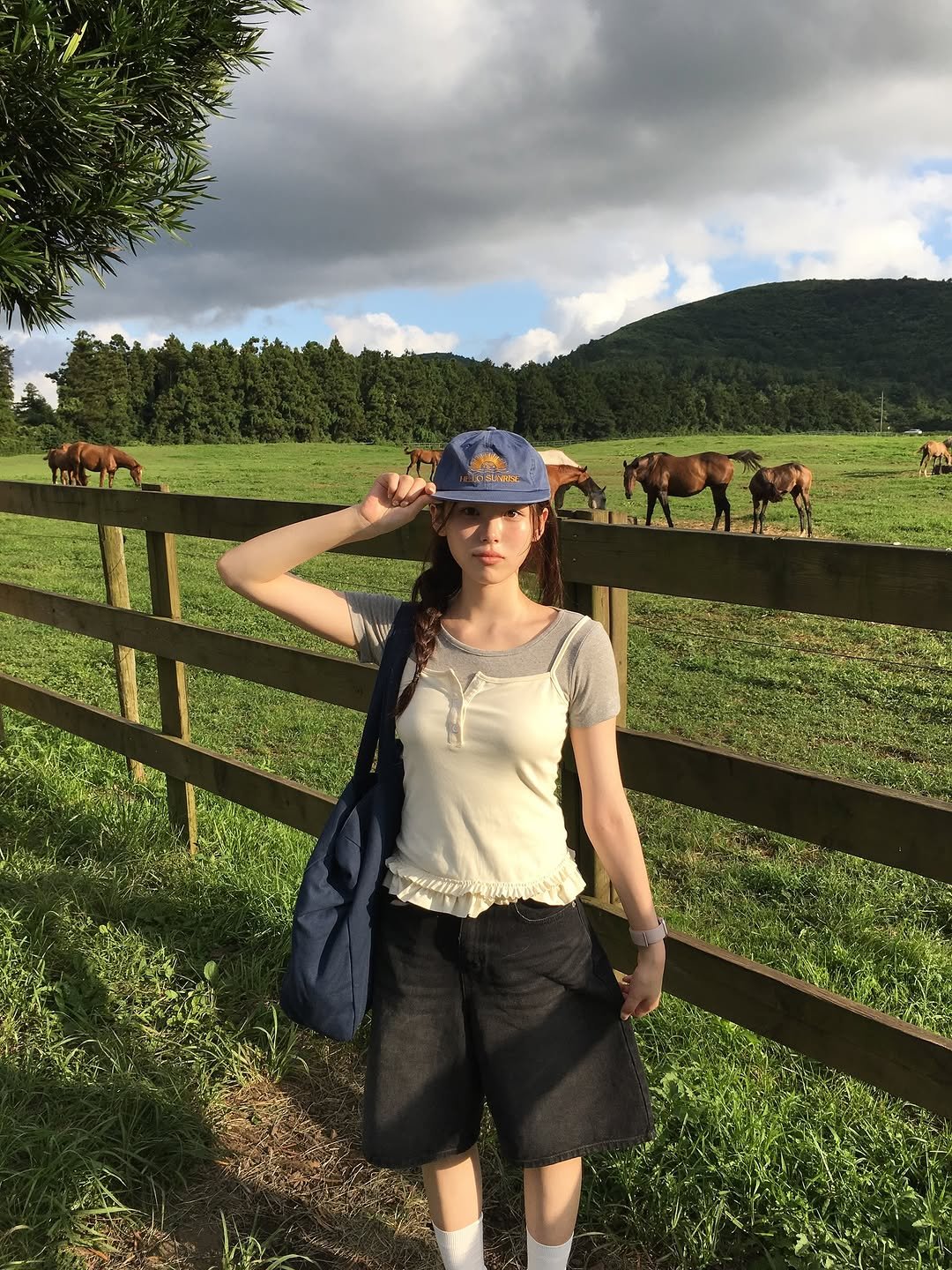 Photo shared by 안민서 on August 28, 2025 tagging @bei_delli. May be an image of 1 person and horse.