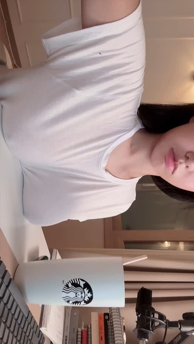seoah.n 게시물 이미지: 흰티셔츠 싫어하는사람 없제? ㅎㅎ