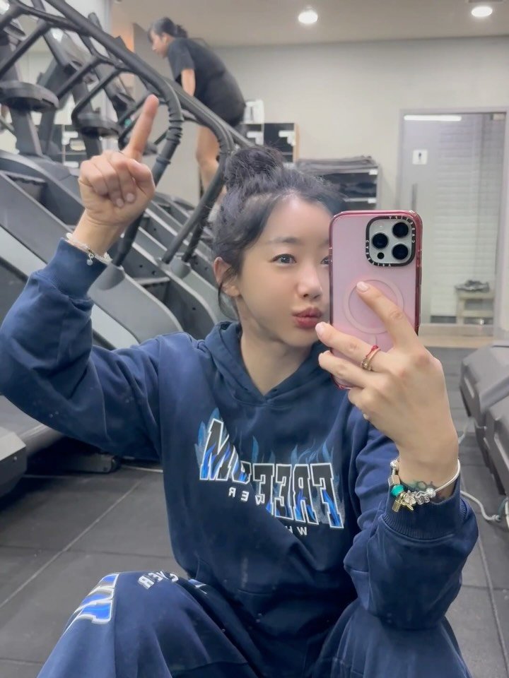 seoellee 게시물 이미지: 1. 하루종일 두통에 시달렸는데 역시 운동이 약
오늘 내 파트너 @hxunn.a...
