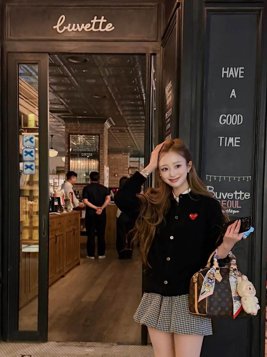 Photo by 서진♡︎ on October 28, 2025. May be an image of miniskirt, cornflower and text.