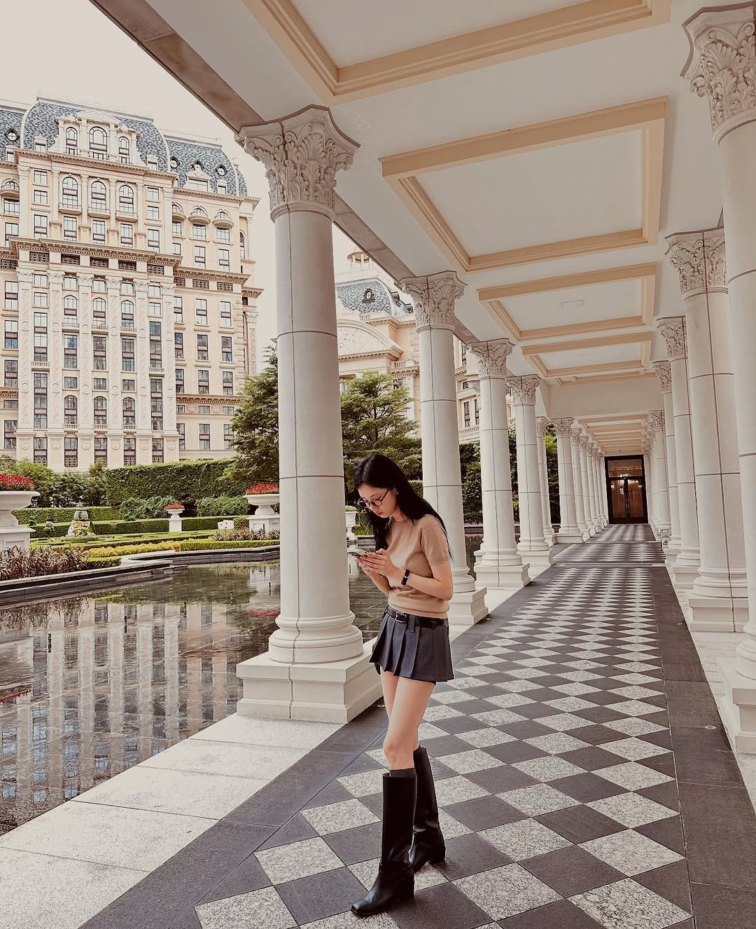 Photo by SEOHYUN on September 27, 2025. May be an image of miniskirt, fountain and text.