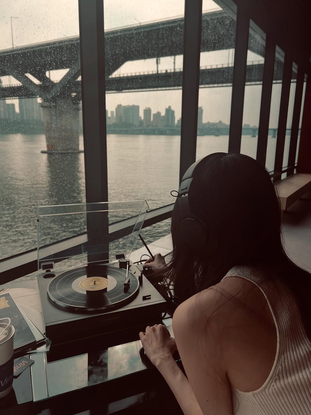 Photo by SEOHYUN on September 03, 2025. May be an image of the Brooklyn Bridge and the Queensboro Bridge.