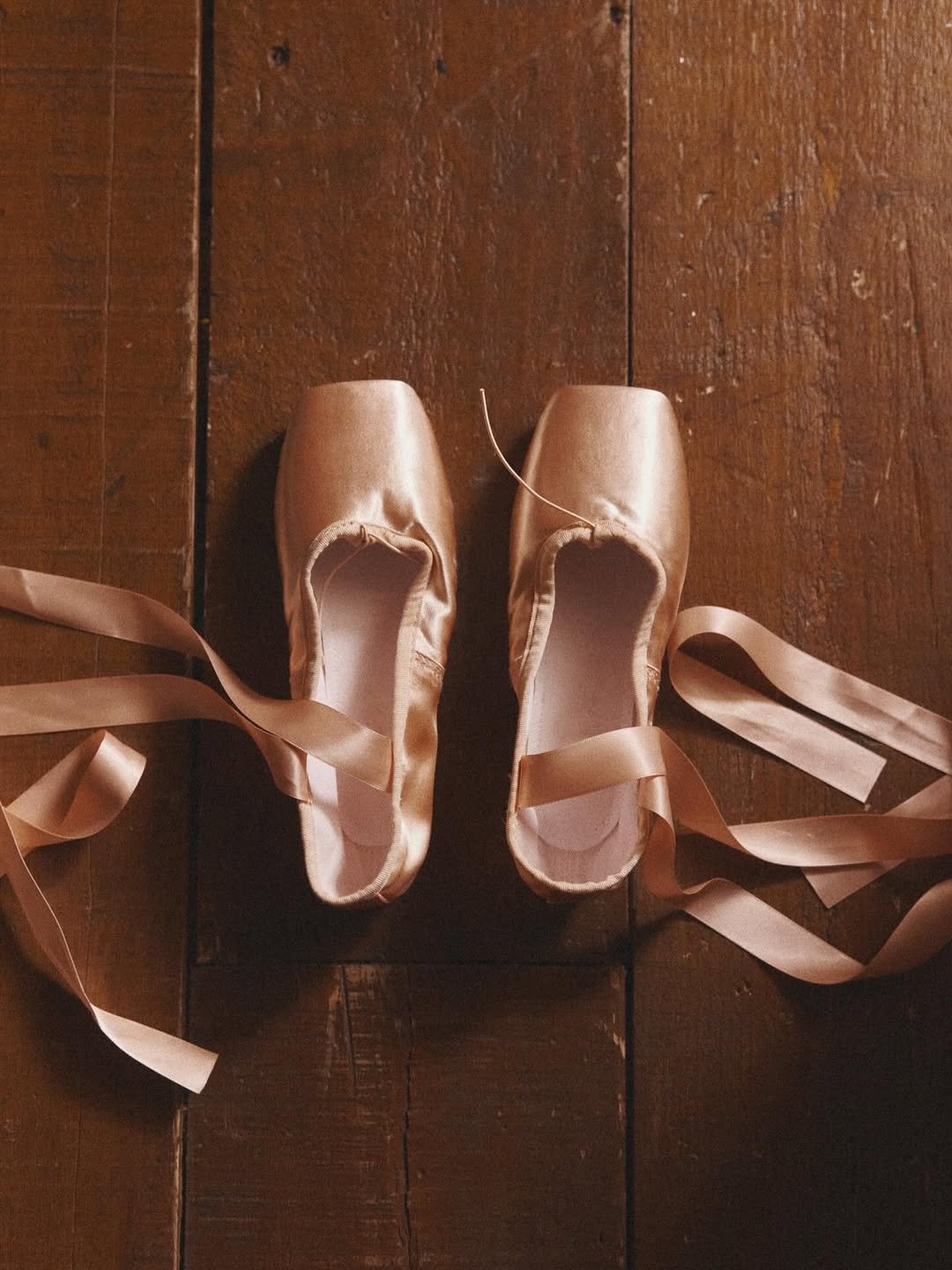 Photo by SEOHYUN on December 18, 2025. May be an image of dancing, toecap shoes and text.