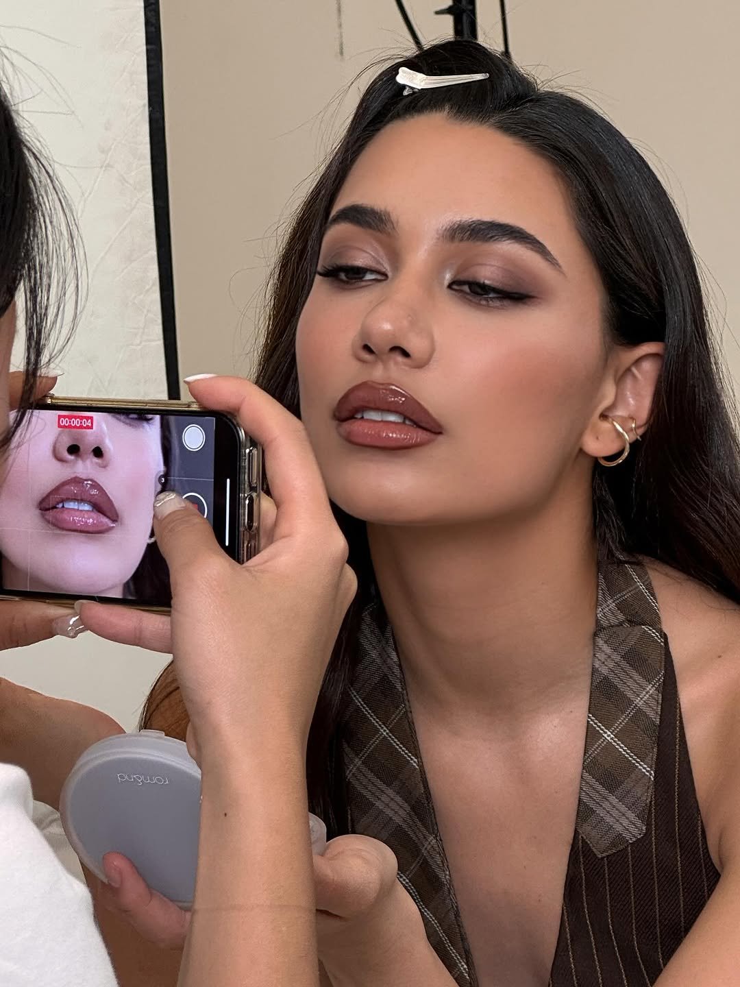 Photo shared by 메이크업아티스트 서가람 / MYU on June 27, 2025 tagging @romandyou, and @romand_us. May be a closeup of one or more people, eyeliner, makeup, lipstick and text.