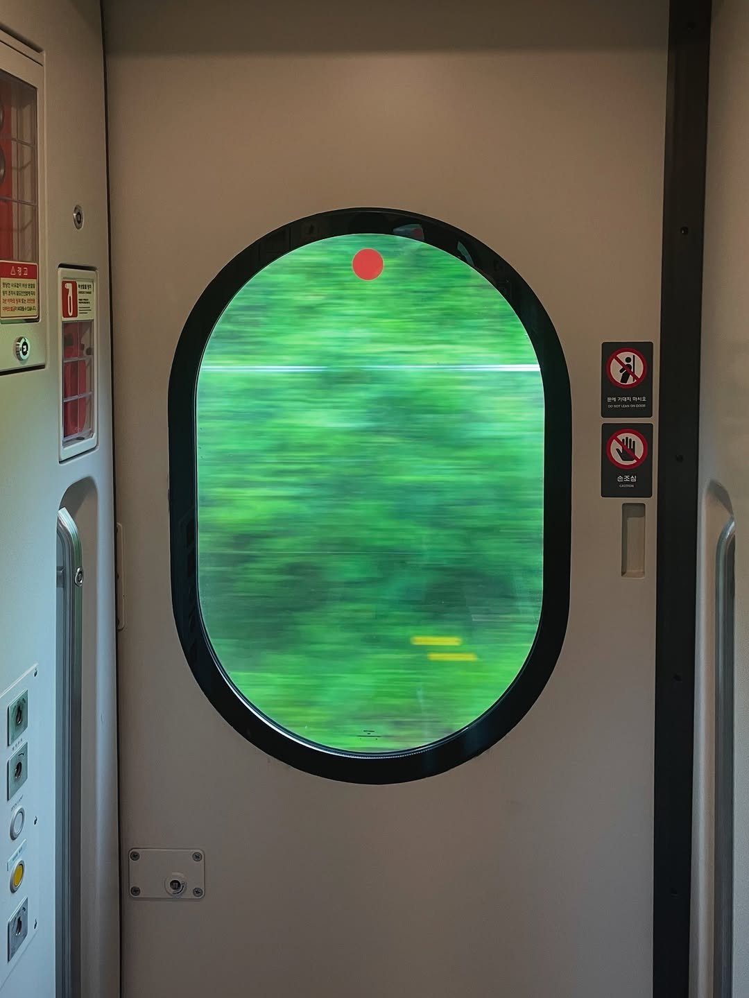 seongmin_parker 게시물 이미지: 🚄🎧🤳🏻