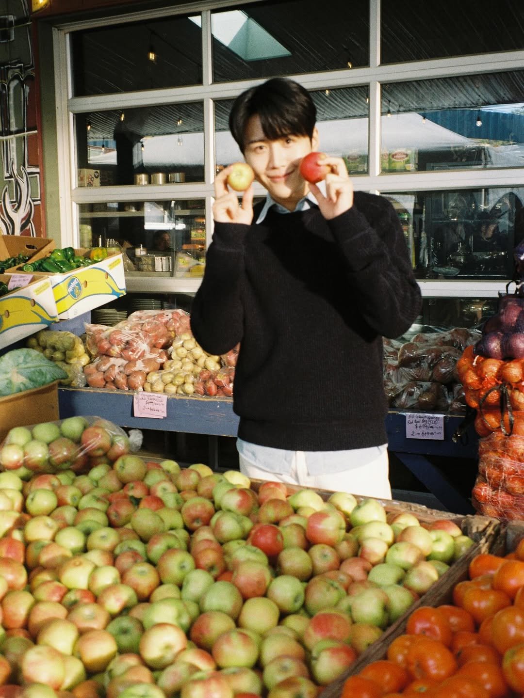 Photo by 김선호 on January 24, 2026. May be an image of apple and text.