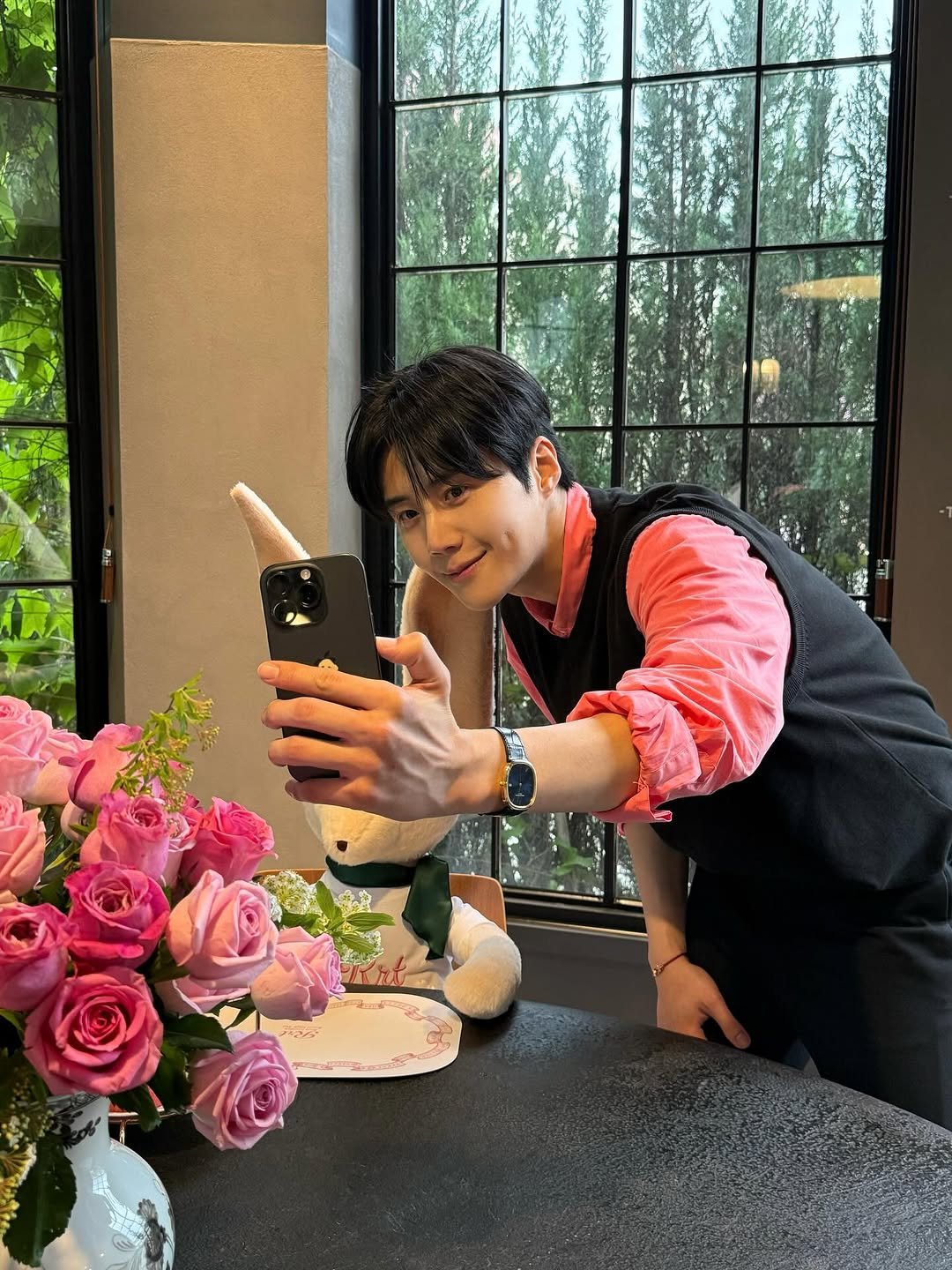 Photo shared by 김선호 on May 15, 2025 tagging @witheverland.