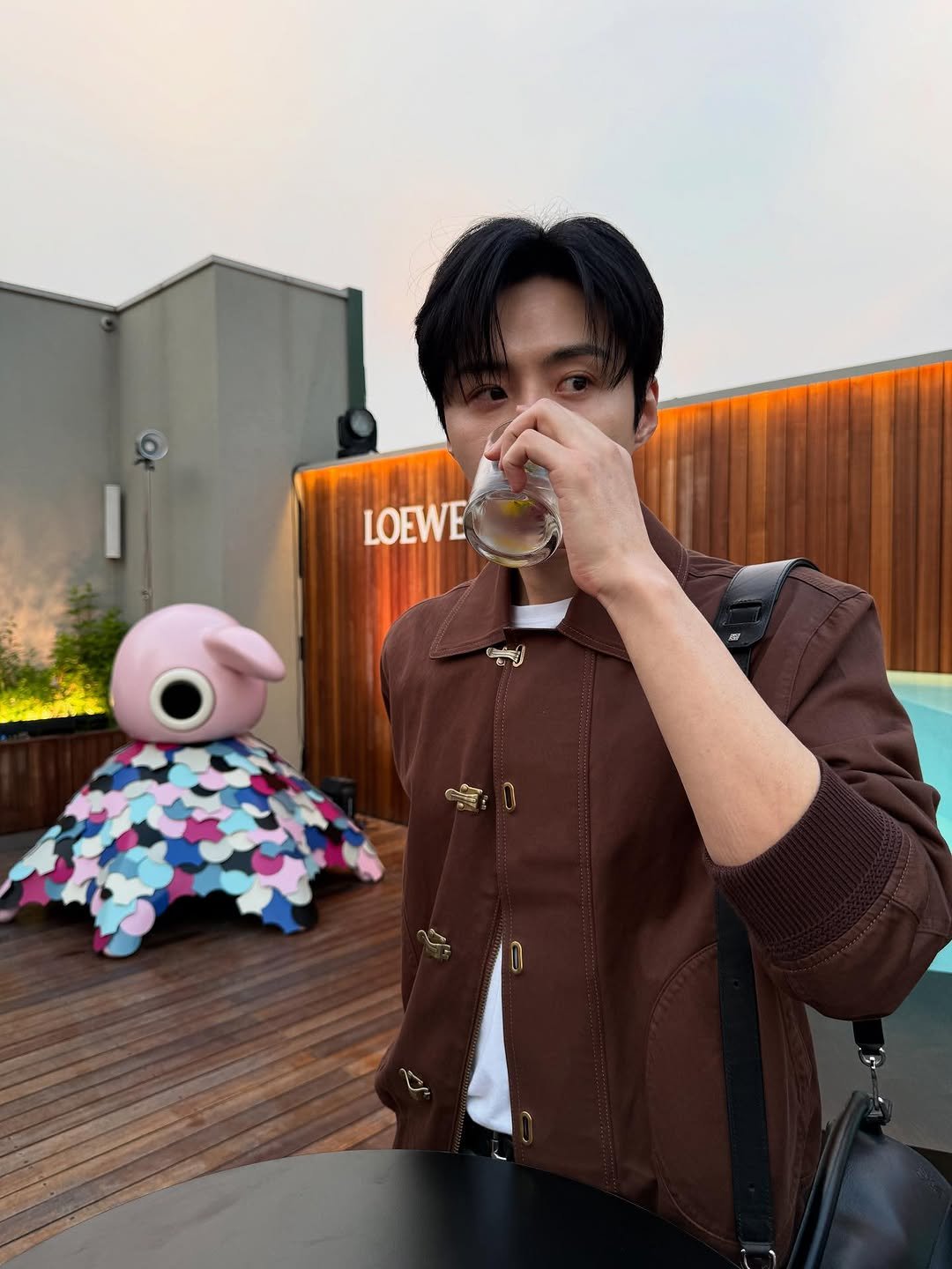 Photo shared by 김선호 on June 01, 2025 tagging @loewe.