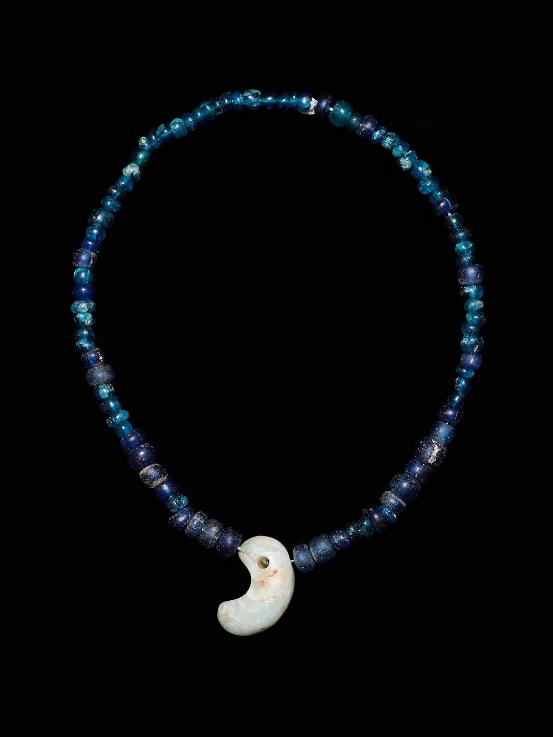 Photo by 한성백제박물관 on August 11, 2025. May be an image of bead and text.