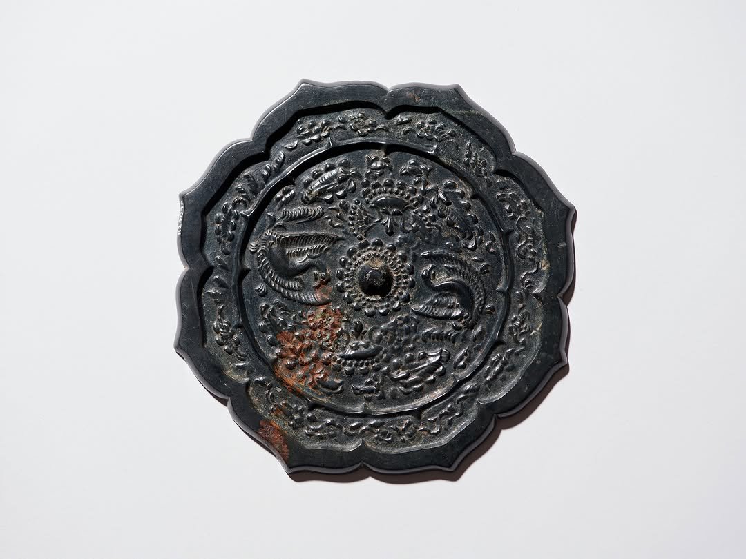 Photo by 한성백제박물관 on December 15, 2025. May be an image of paper weight, belt buckle and text.