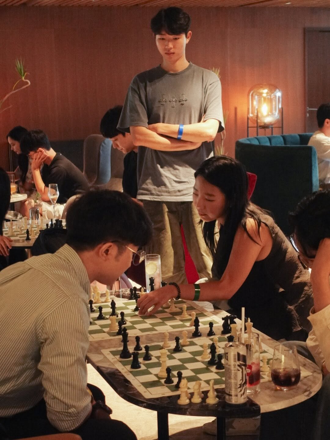 seoulchessclub 게시물 이미지: @seoulchessclub X @mondrianseoulitaewon 

여름...