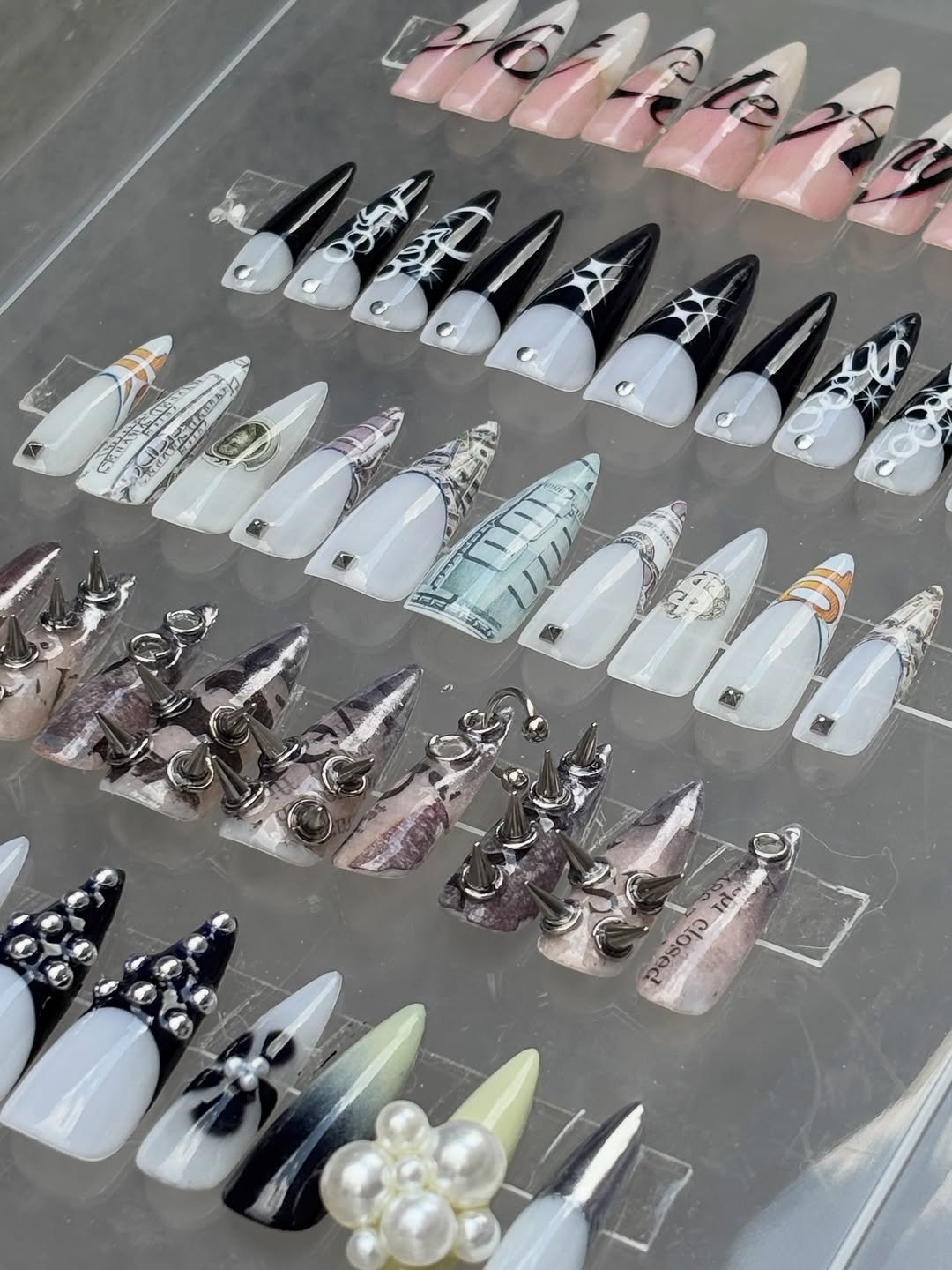 Photo by 김서울 Seoul Kim on November 25, 2025. May be an image of one or more people, fingernails and text.