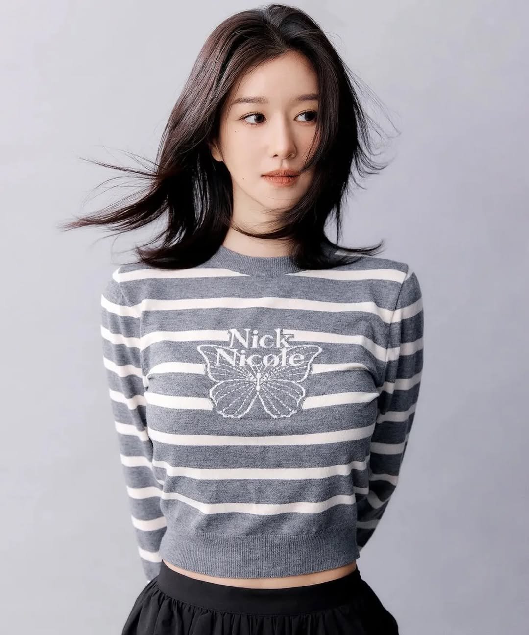 Photo shared by Seo Yea Ji (서예지) on October 26, 2025 tagging @nicknicole_official, and @yeyeji_seo.