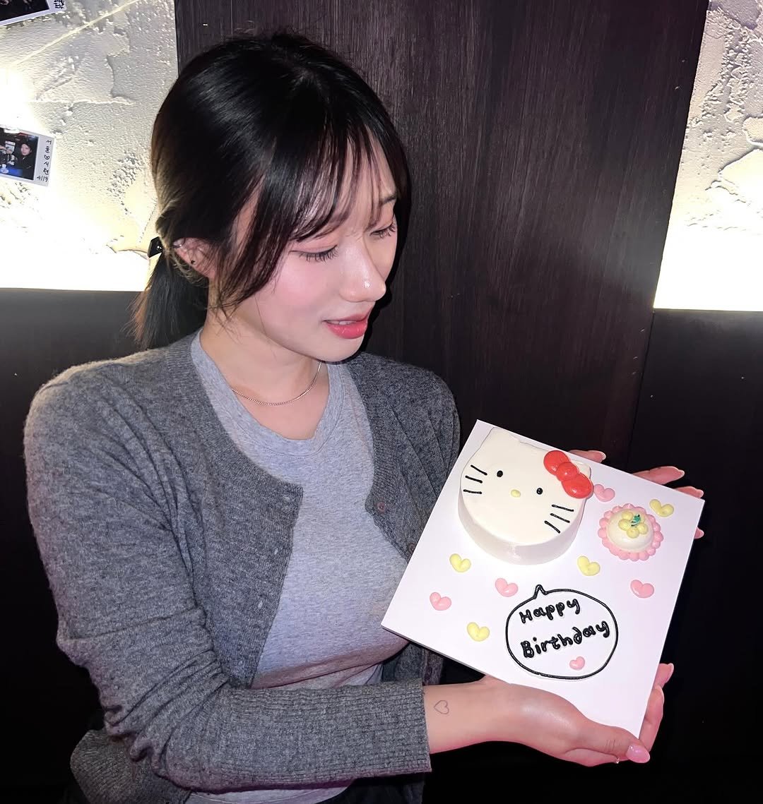 seoyn__ 게시물 이미지: 나는 한 달 동안 생일이얌
