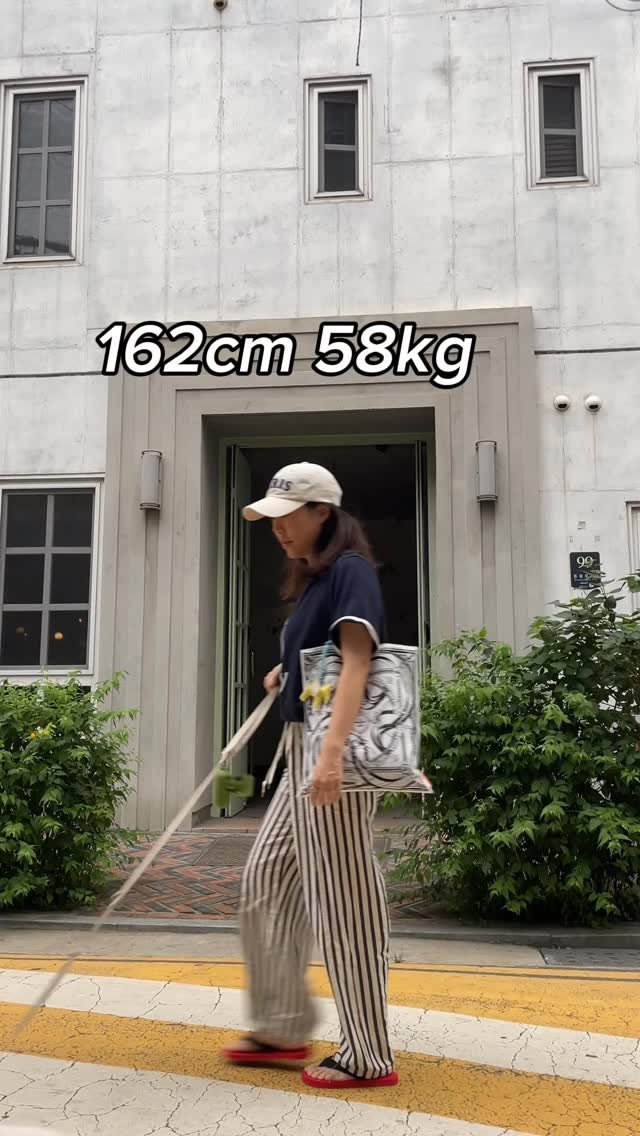sera_angeblanc 게시물 이미지: 크리미랑 산책🐶💃🏼

아이러브퍼피티 네이비
시어서커 스트라이프팬츠 네이비
로우쪼리...