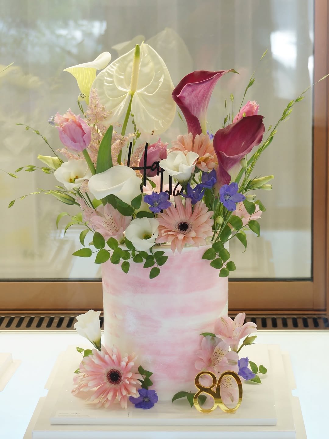sera_cake_ 게시물 이미지: @sera_cake_ 

생신케이크로 주문 해주셨습니다 

핑크계열 바디에 꽃들을...