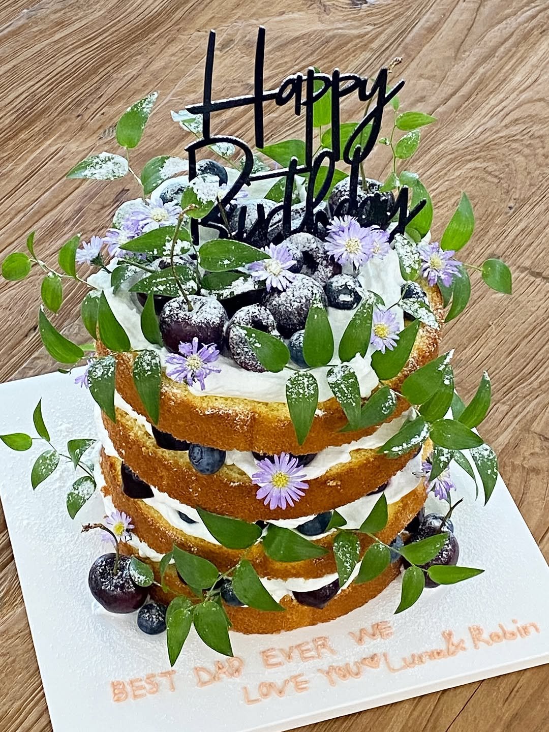 Photo shared by 세라케이크/어버이날케이크/발렌타인데이케이크/크리스마스케이크/운정케이크/파주케이크/플라워케이크 on August 16, 2025 tagging @sera_cake_. May be an image of ‎wedding cake, fruitcake and ‎text that says '‎21ln 女 WE BEST DAN LOVE EVER שטעץ Luemls spel Rebin‎'‎‎.