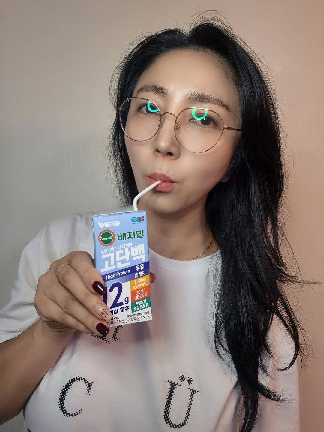 Photo by 세라마미🕊 꿈꾸는 하루, 도전하는 삶 on August 24, 2025. May be an image of 1 person, milk, smoothie, juice and text.