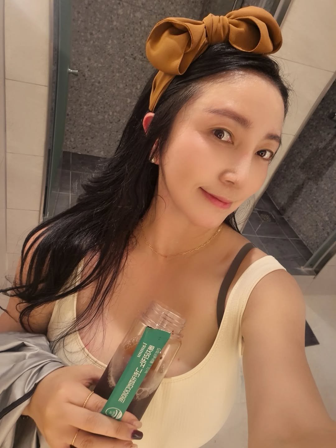 Photo by 세라마미🕊 꿈꾸는 하루, 도전하는 삶 on September 24, 2025. May be a selfie of 1 person, hair, lipstick, ointment and text.