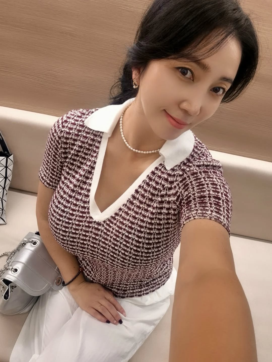 Photo by 세라마미🕊 꿈꾸는 하루, 도전하는 삶 on August 12, 2025. May be a selfie of 1 person, hair, top and text.