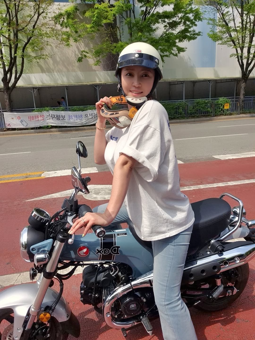 Photo by 세라마미🕊 꿈꾸는 하루, 도전하는 삶 on April 18, 2026. May be an image of motorcycle, helmet, scooter and text.