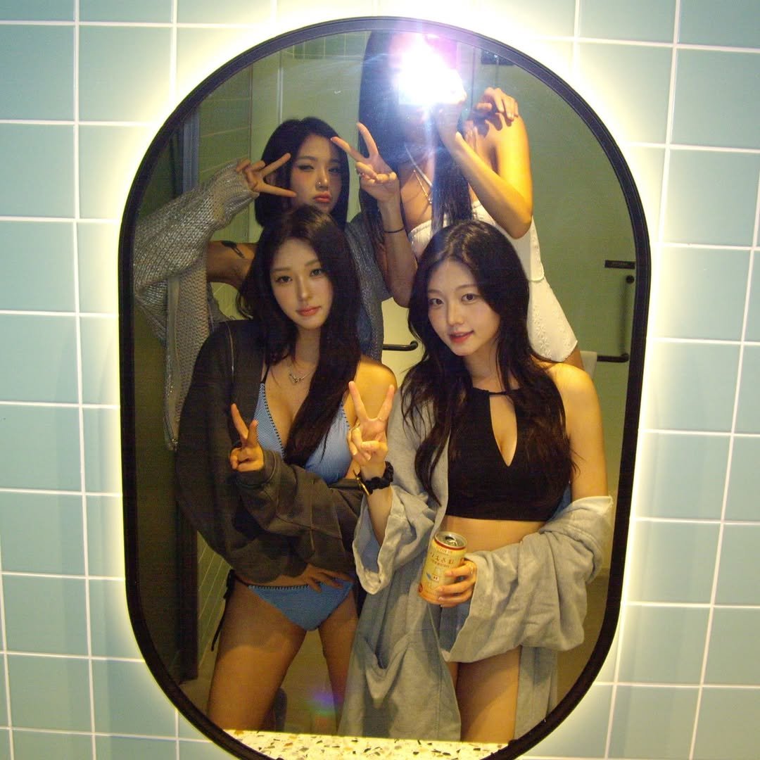 serin_fit 게시물 이미지: 필카 장만📷
이건 작년꺼 수영복 또 입고 싶타 이거 이뻤는데!🥹