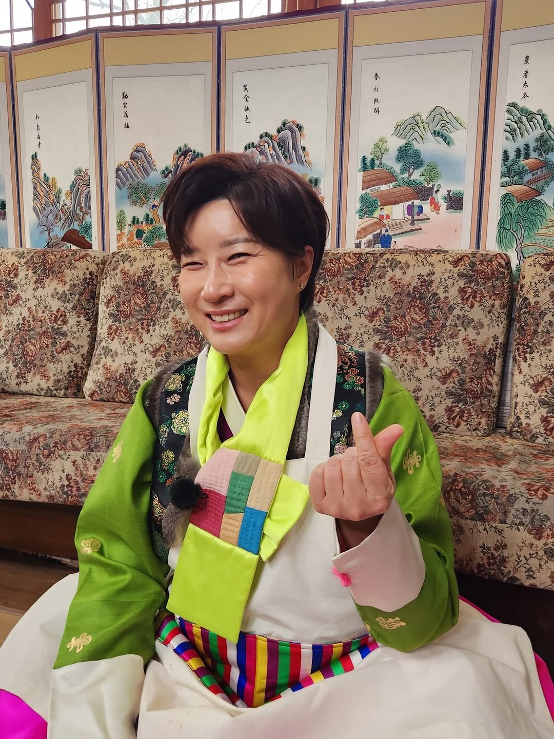 Photo by 박세리 on February 15, 2026. May be an image of Gyeongbokgung Palace and text that says 'SA ま s 소 소 M & 초 t2 急 ㅊ 者 අහ් ማራኝ 夢 চল'.