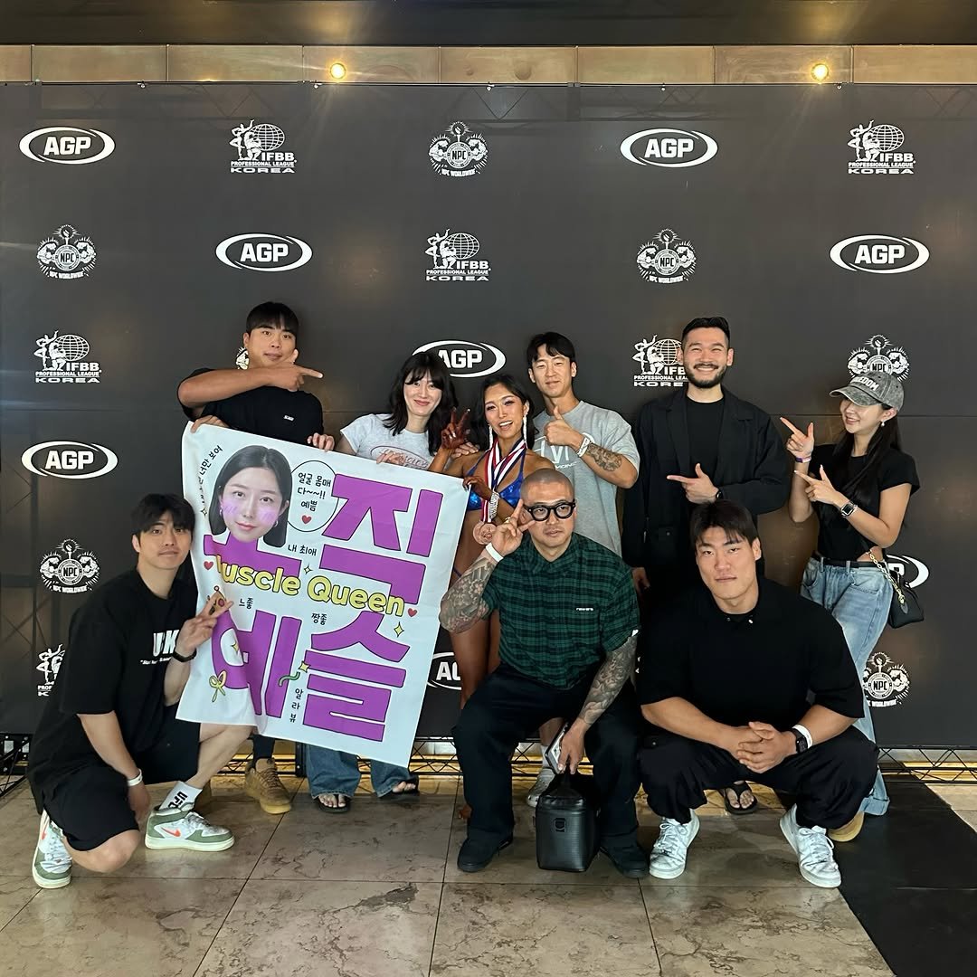 seul.body 게시물 이미지: 어제 시합 끝나자마자 방콕에서 쓰는 피드

매번 비키니만 뛰다가 올해는 핏모델로 첫...