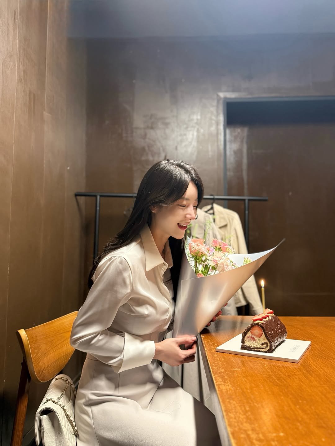 seulgi___h 게시물 이미지: 3월 생일 사진을 7월달에 올려봄 ... 👼🪽

우리 이토록 작은 존재들

너무...