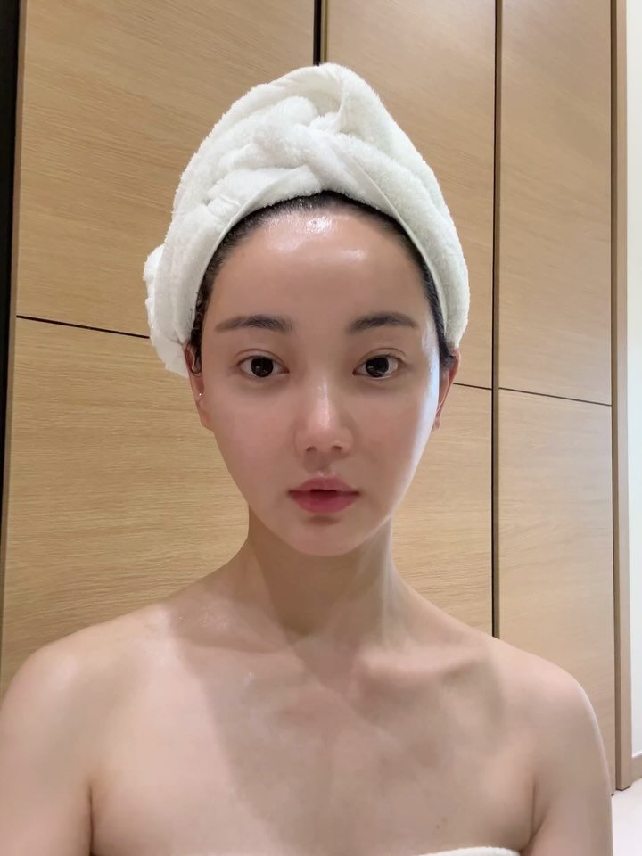 seung_muse 게시물 이미지: 개인적으로 저의 얼굴형에 대해서 정말 많이 궁금해하세요
늘 말했듯이 저는 삼 개월에...