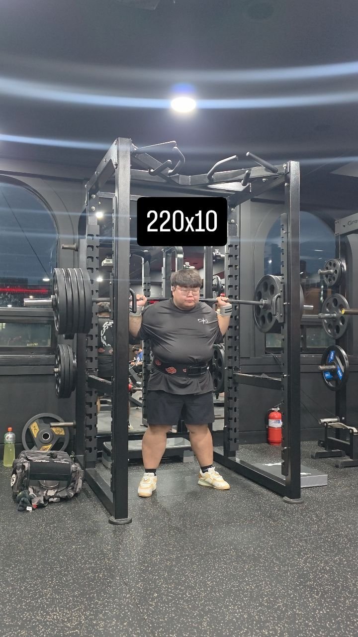 seungho3809 게시물 이미지: 니랩 감기 귀찮아서 횟수로 해봄!
220x10

#squat#운동소통#99#청년농부#사나이크럽