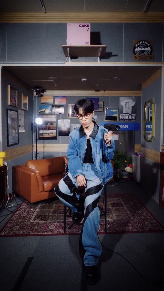 seunghun_1101 게시물 이미지: 소란밴드의 보컬 고영배가  너라는중력  앨범응원영상 보내왔네요!ㅎ
평소에도...